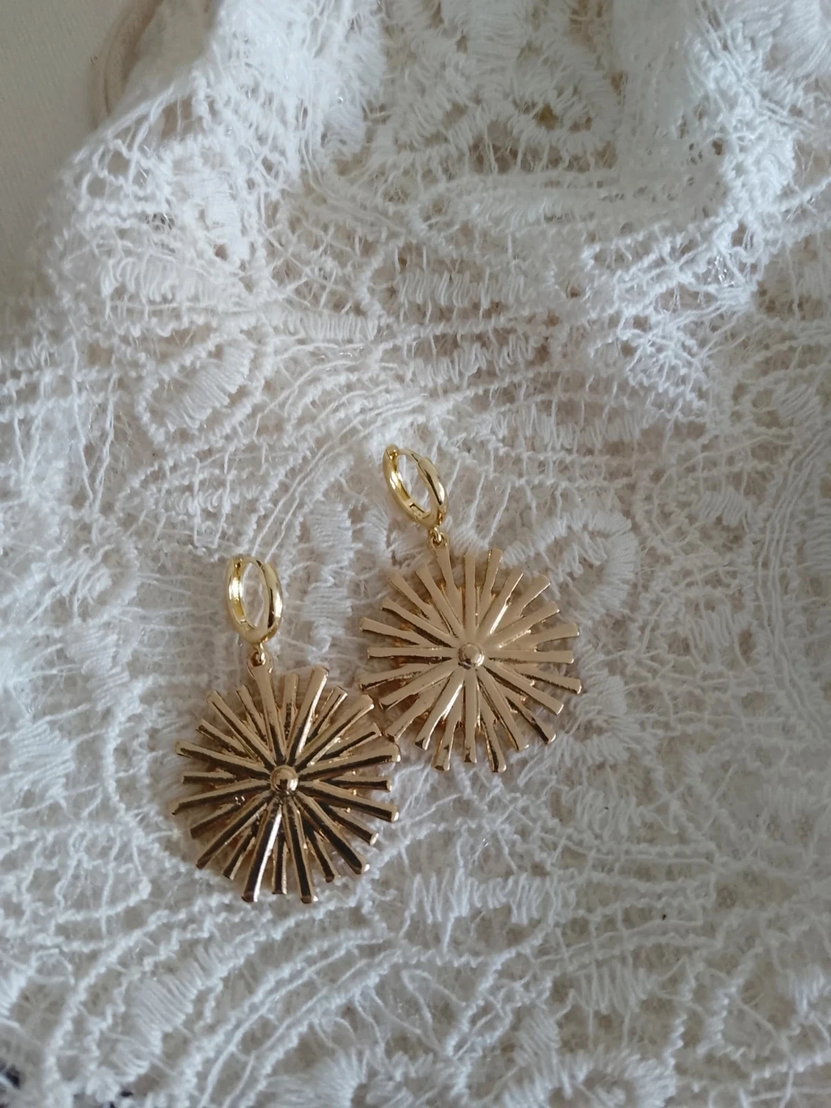 Boucles d'oreilles bohèmes soleils dorés